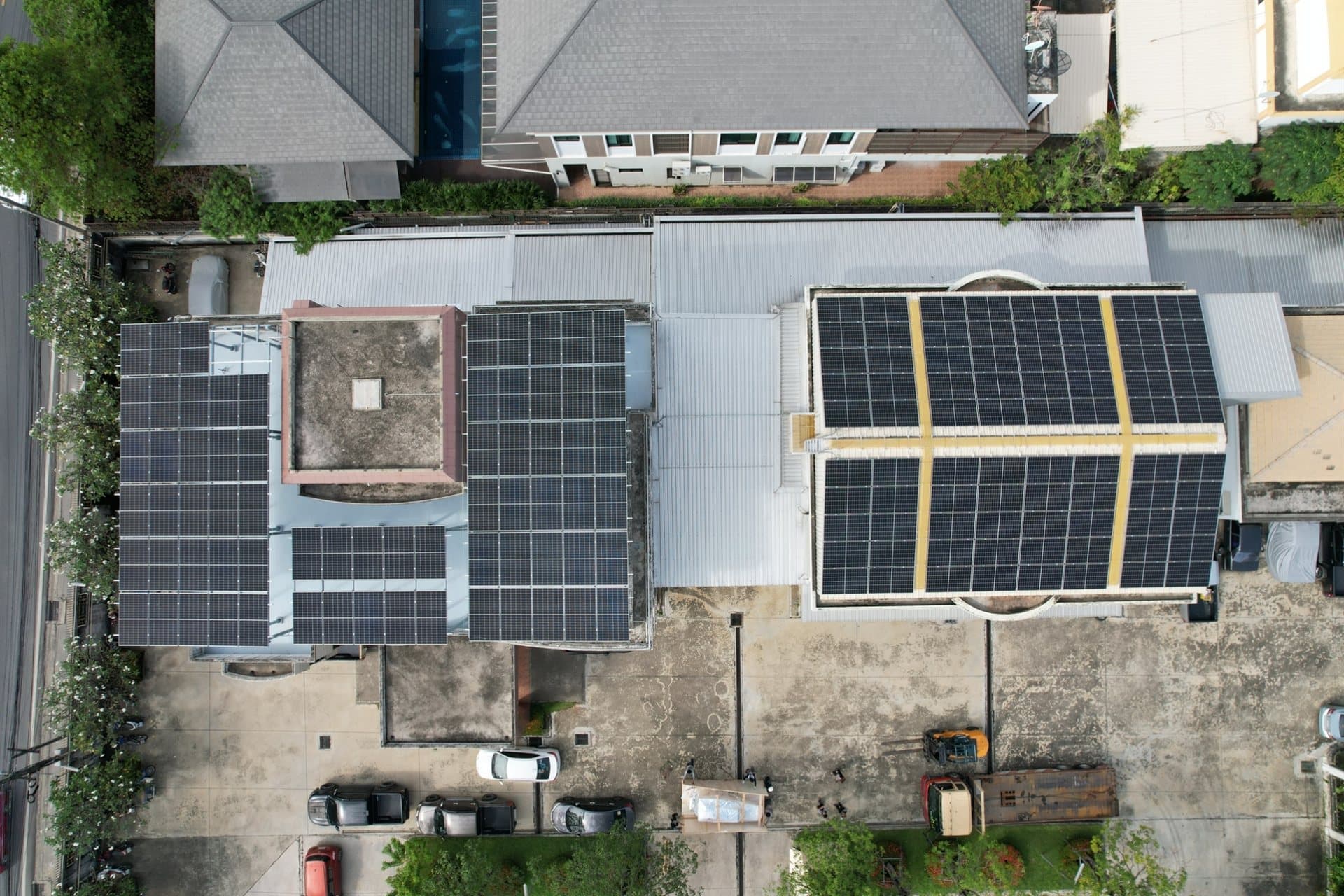 Mung Mun Co., Ltd. solar rooftop installation — Bangkok