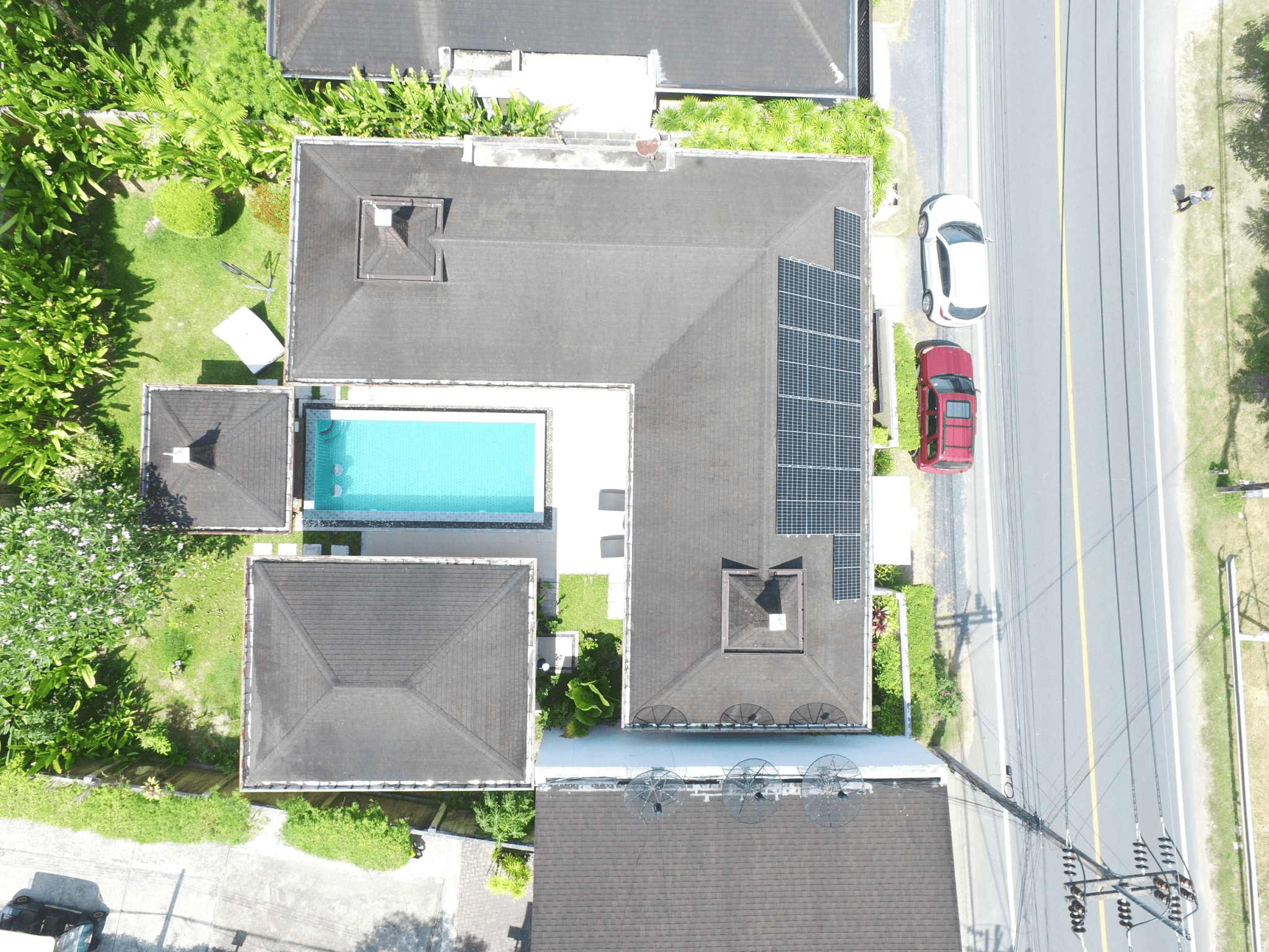 Pool Villa - 10 solar rooftop installation — Phuket