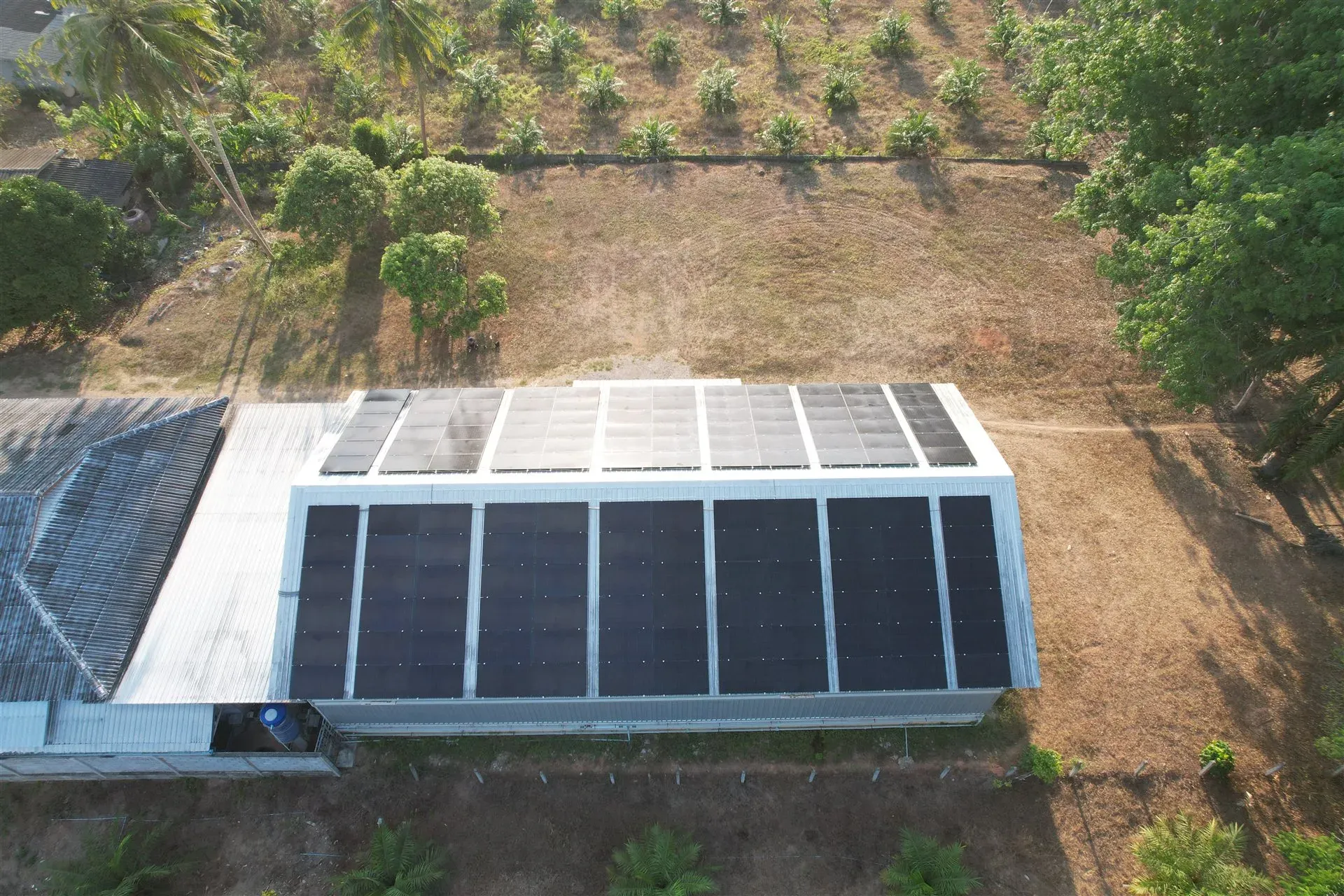Chaiyapong Plastic solar rooftop installation — Krabi