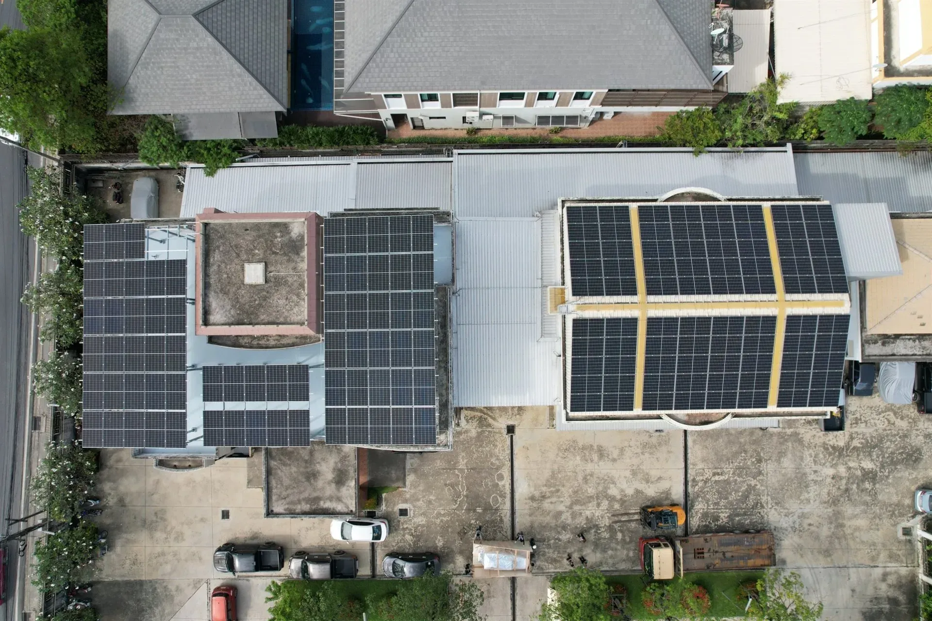 Mung Mun Co., Ltd. solar rooftop installation — Bangkok