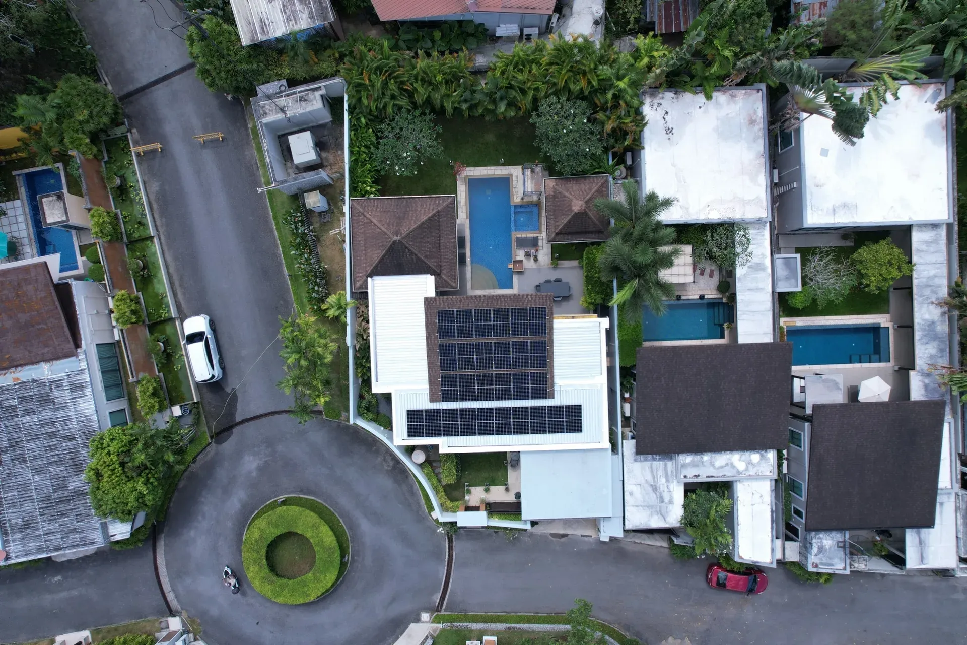 Pool Villa - 13 solar rooftop installation — Phuket