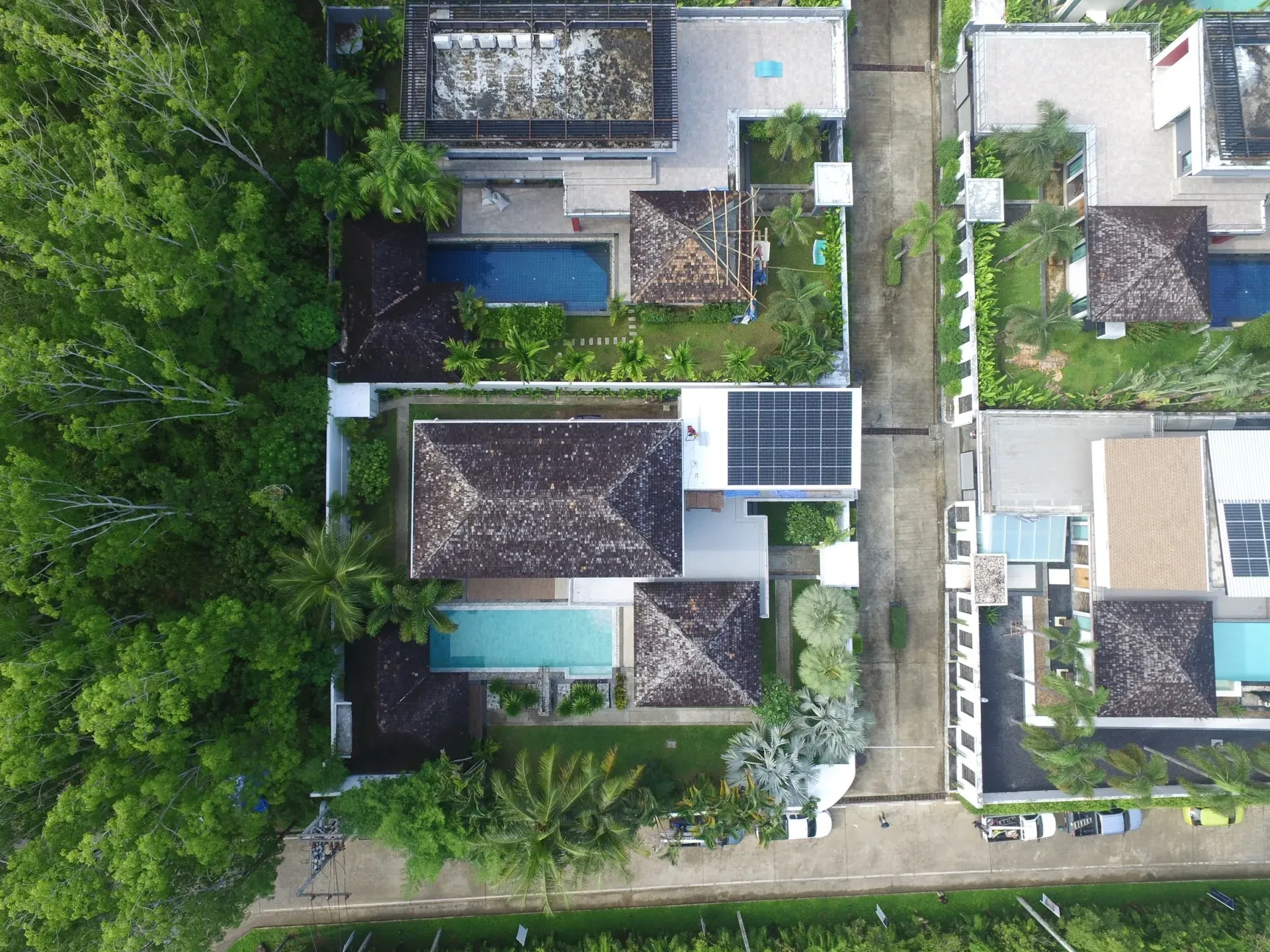 Pool Villa - 7 solar rooftop installation — Phuket