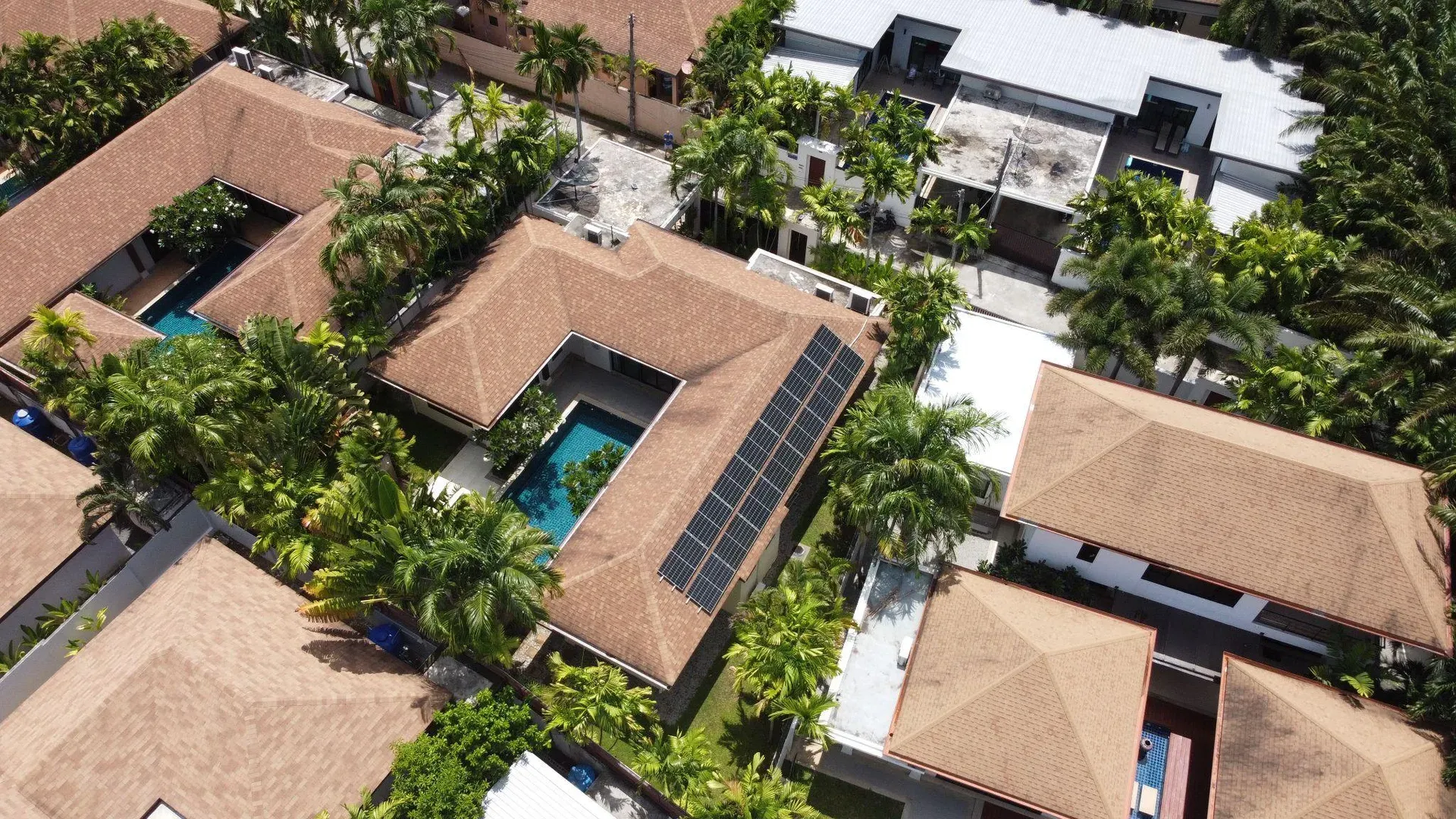 Pool Villa - 9 solar rooftop installation — Phuket